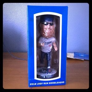 Justin Turner running action figure